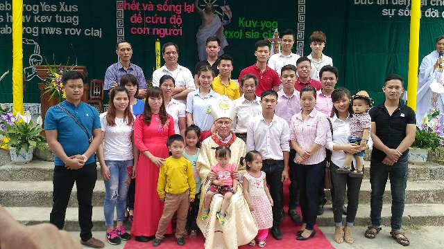 Giáo phận Bắc Ninh: 42 anh chị em người thiểu số được rửa tội trong lễ Phục Sinh tại Nà Phặc