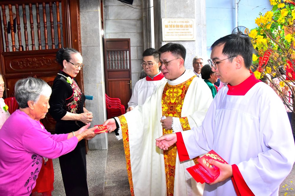 Gx. Vĩnh Hòa - Thánh lễ cầu cho tổ tiên và chúc thọ các cụ cao niên năm 2026